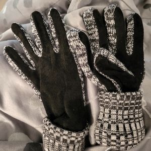Warm winter gloves, size large.